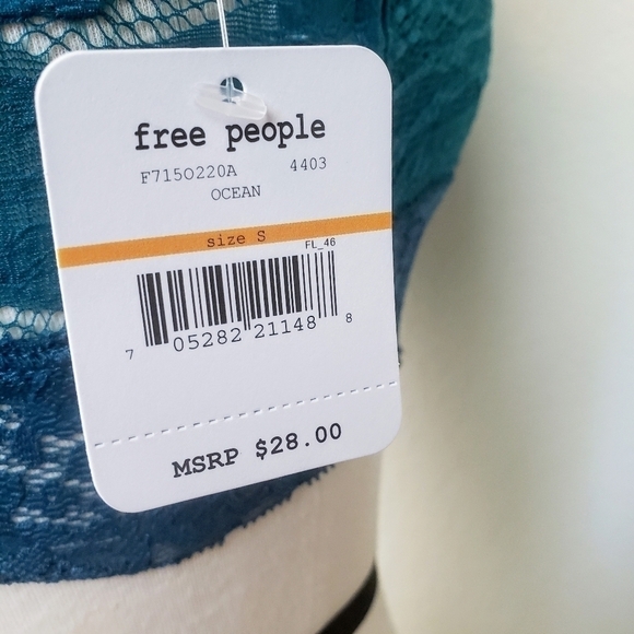 FREE PEOPLE Scallop Lace Bandeau - Picture 6 of 6